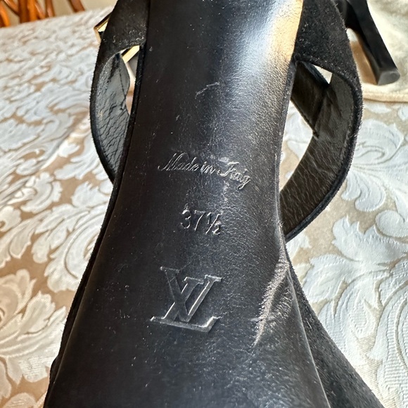 Louis Vuitton high heels. - Picture 4 of 5